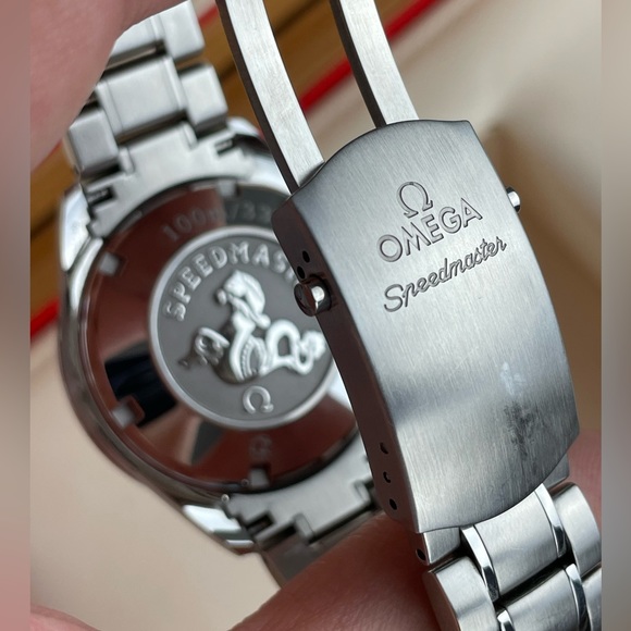 ✨Men’s Omega Speedmaster
DATE / DAY‑DATE AUTOMATIC
CHRONOGRAPH 40 MM - Picture 12 of 16